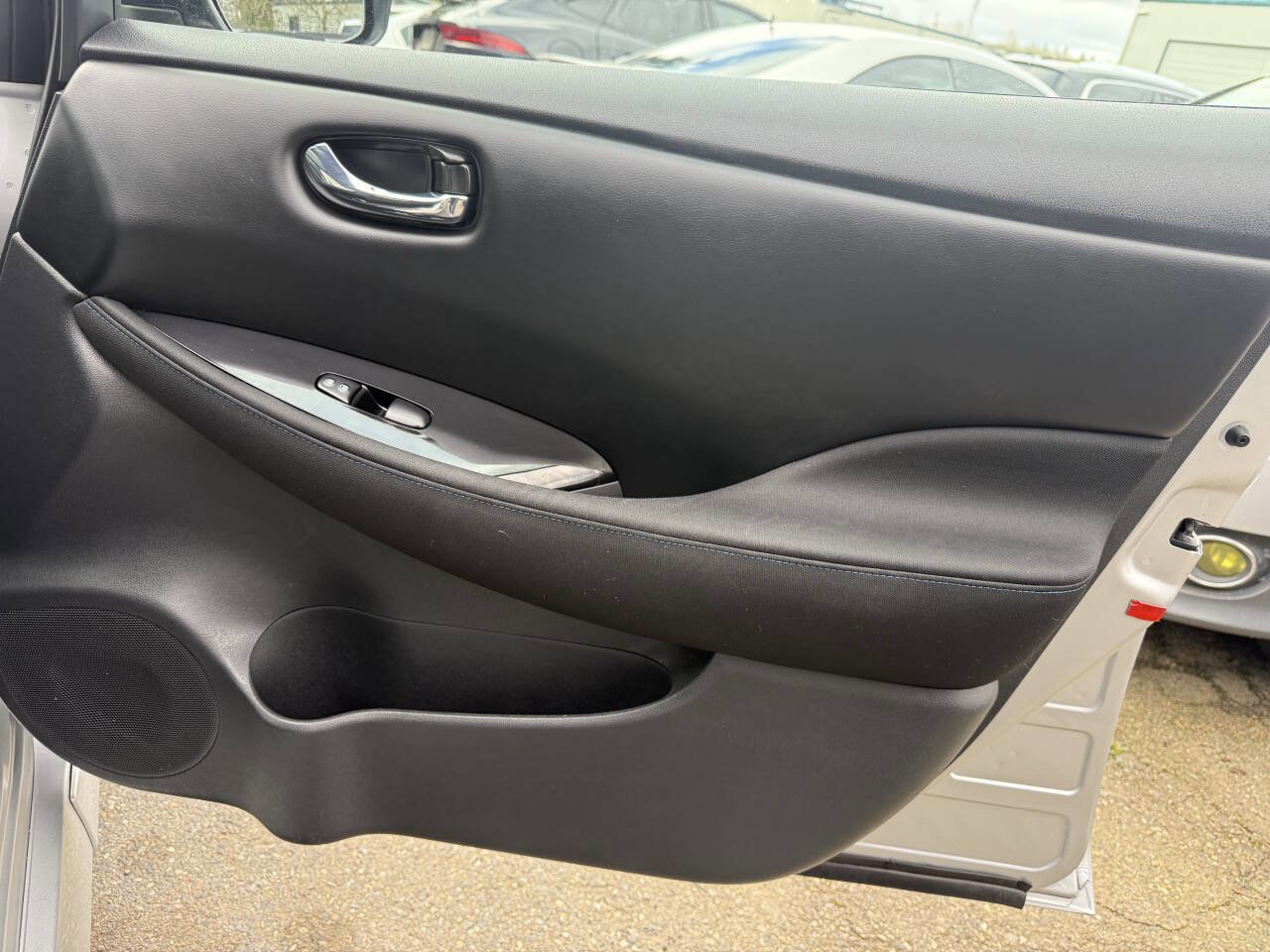 Used 2022 Nissan Leaf SV image 35