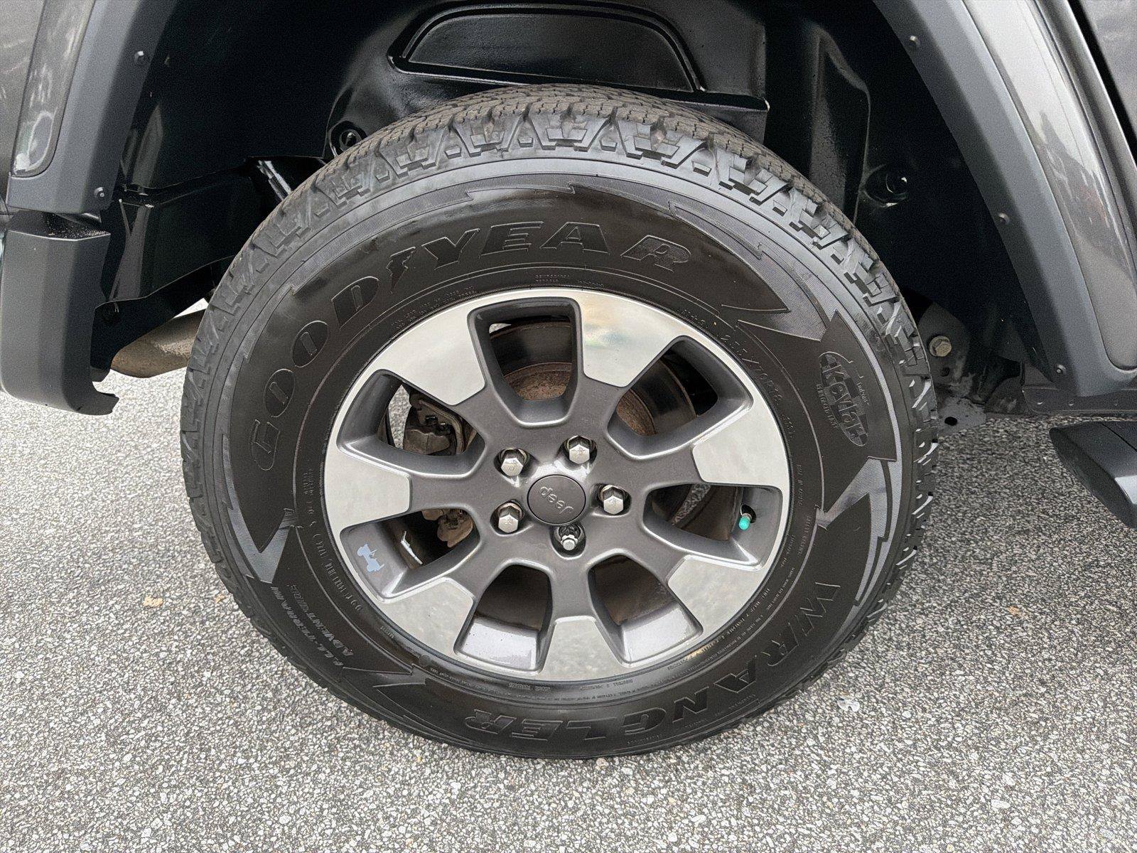 Used 2021 Jeep Wrangler Unlimited Sahara w/ Uconnect 4C Nav & Sound Group AWD/4WD image 16