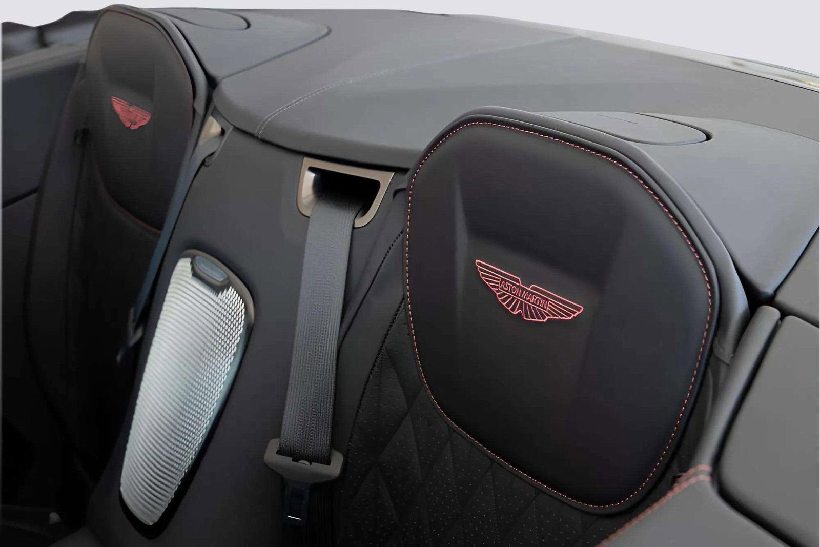 Used 2025 Aston Martin DB12 Convertible RWD image 29