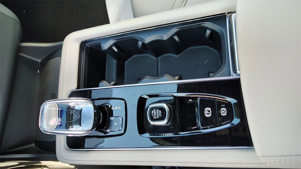 New 2026 Volvo XC90 B6 Core image 20