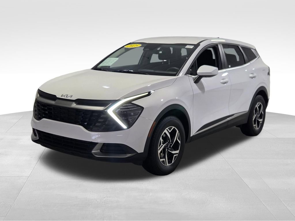 Used 2025 Kia Sportage LX image 17