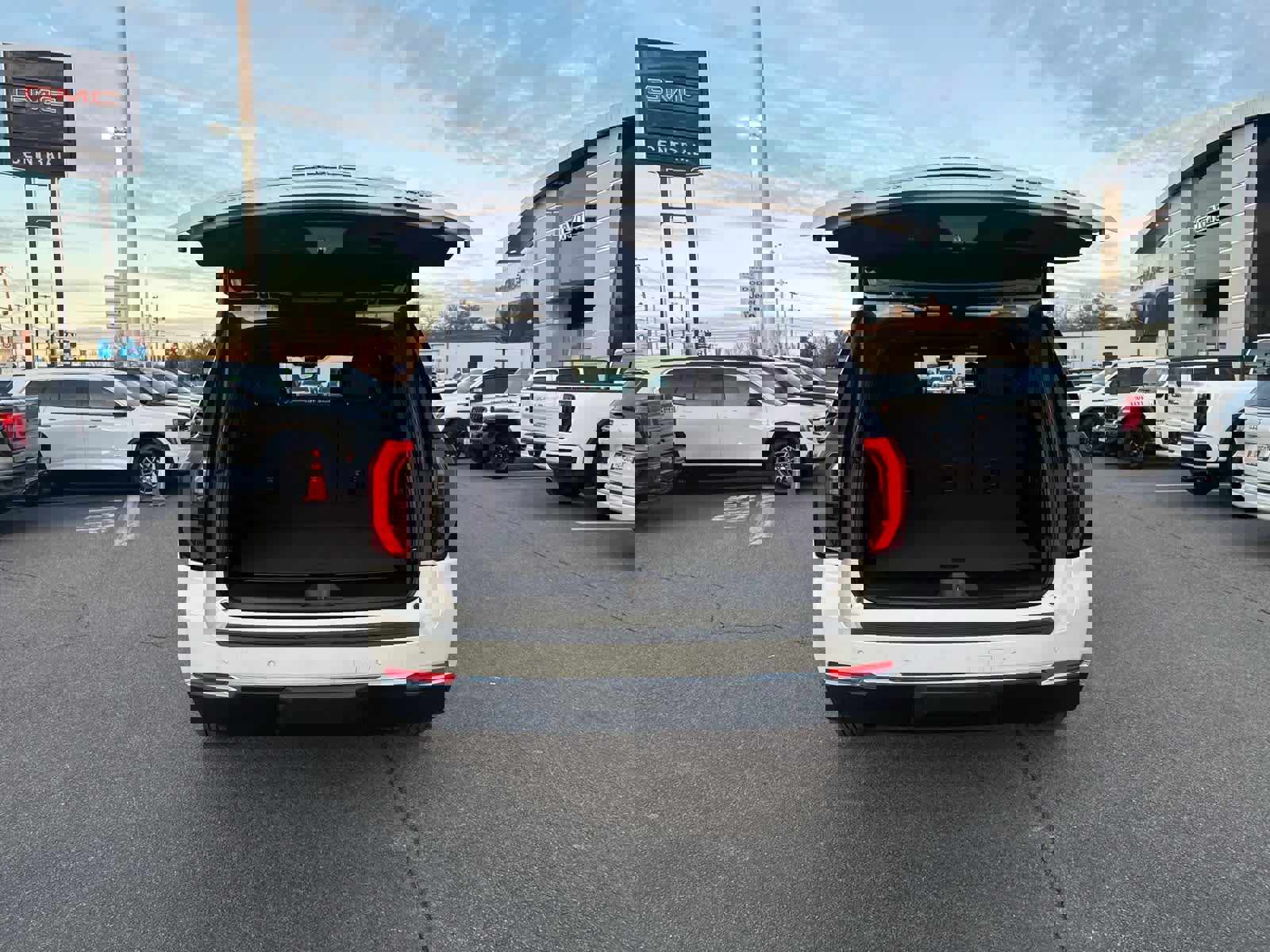 New 2026 GMC Yukon XL Elevation w/ Elevation Premium Package image 10