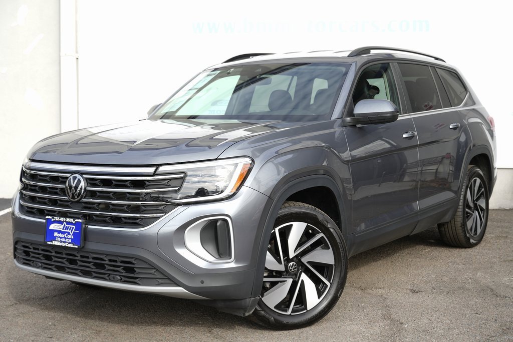 Used 2024 Volkswagen Atlas SE image 2