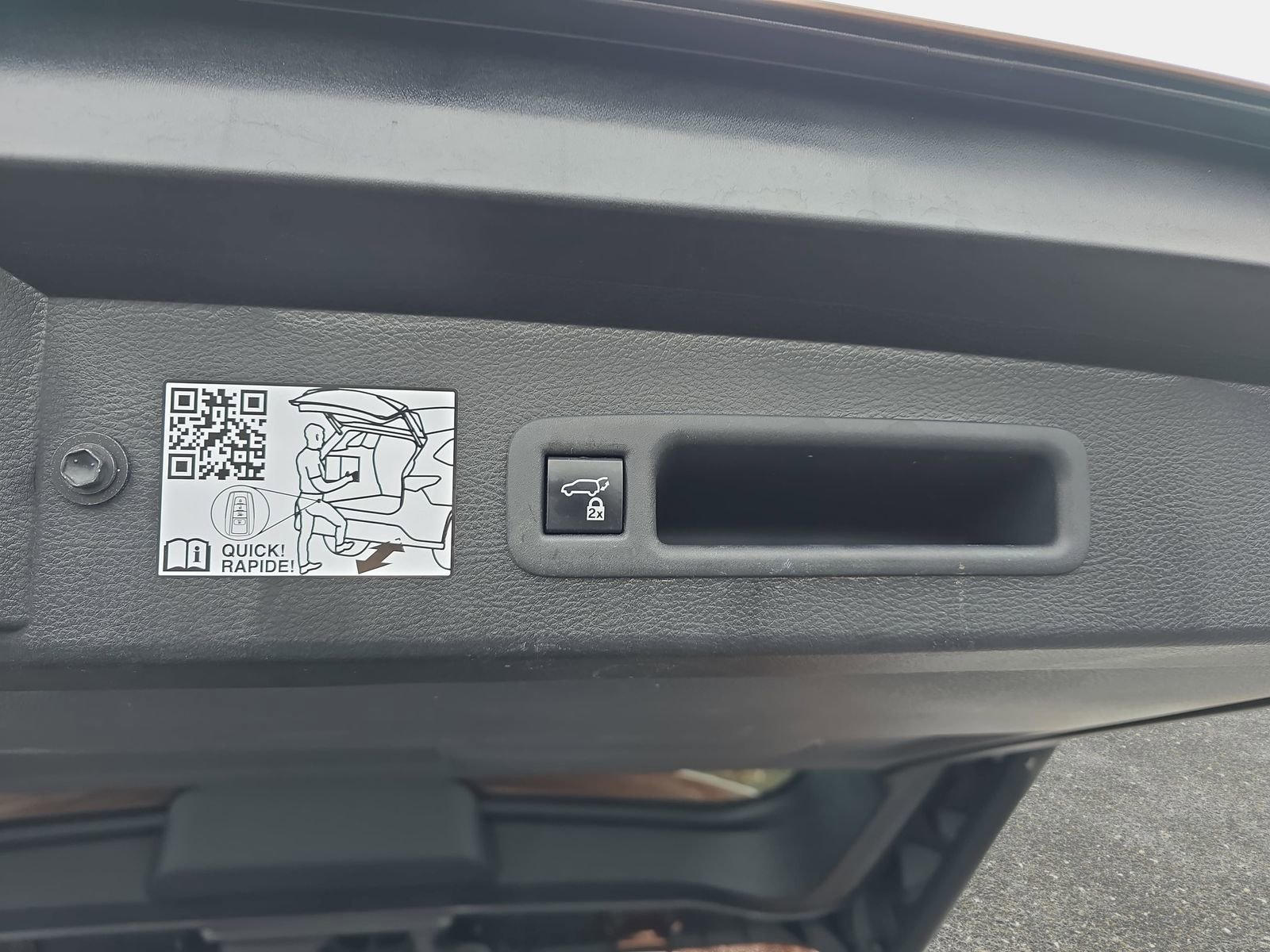 Used 2023 Toyota Sienna XLE image 14