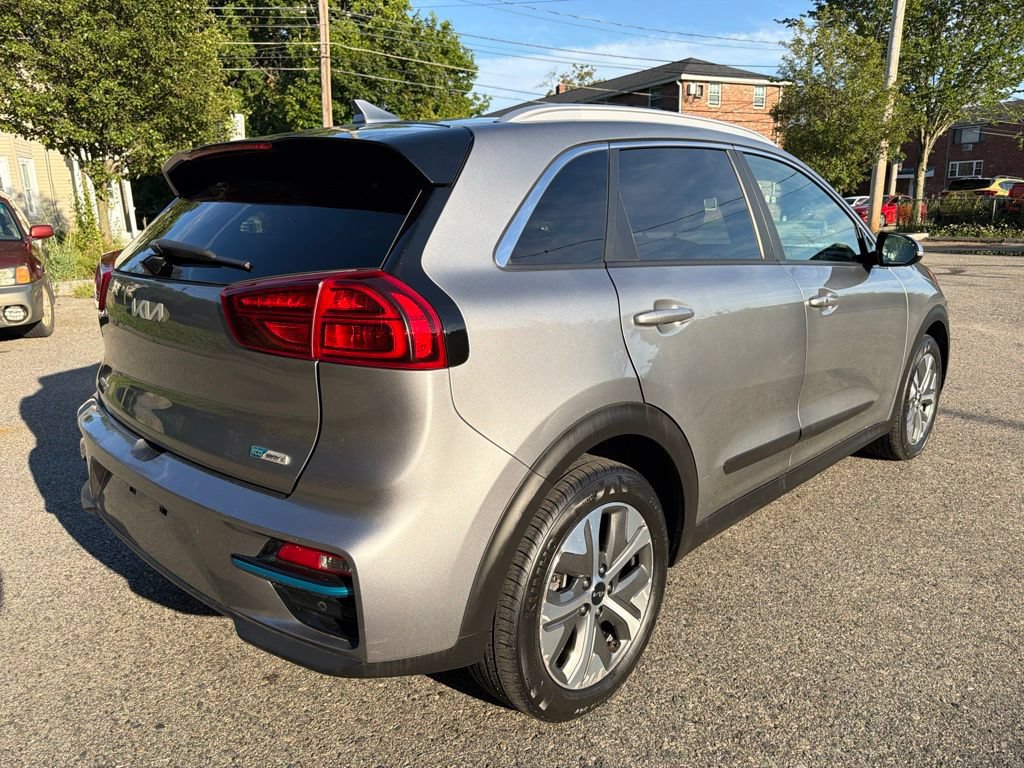 Certified 2022 Kia Niro EX Premium w/ Cold Weather Package FWD image 7