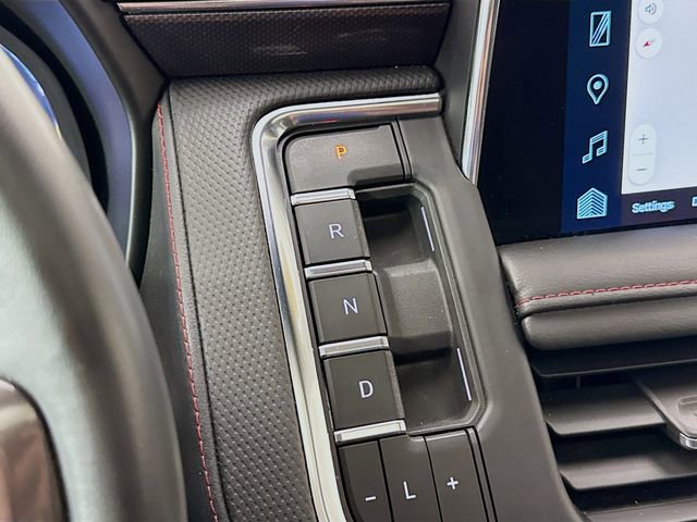 Used 2023 Chevrolet Suburban RST w/ Luxury Package image 20