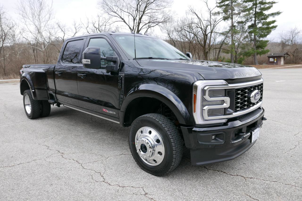 Used 2026 Ford F450 Platinum w/ FX4 Off-Road Package image 4