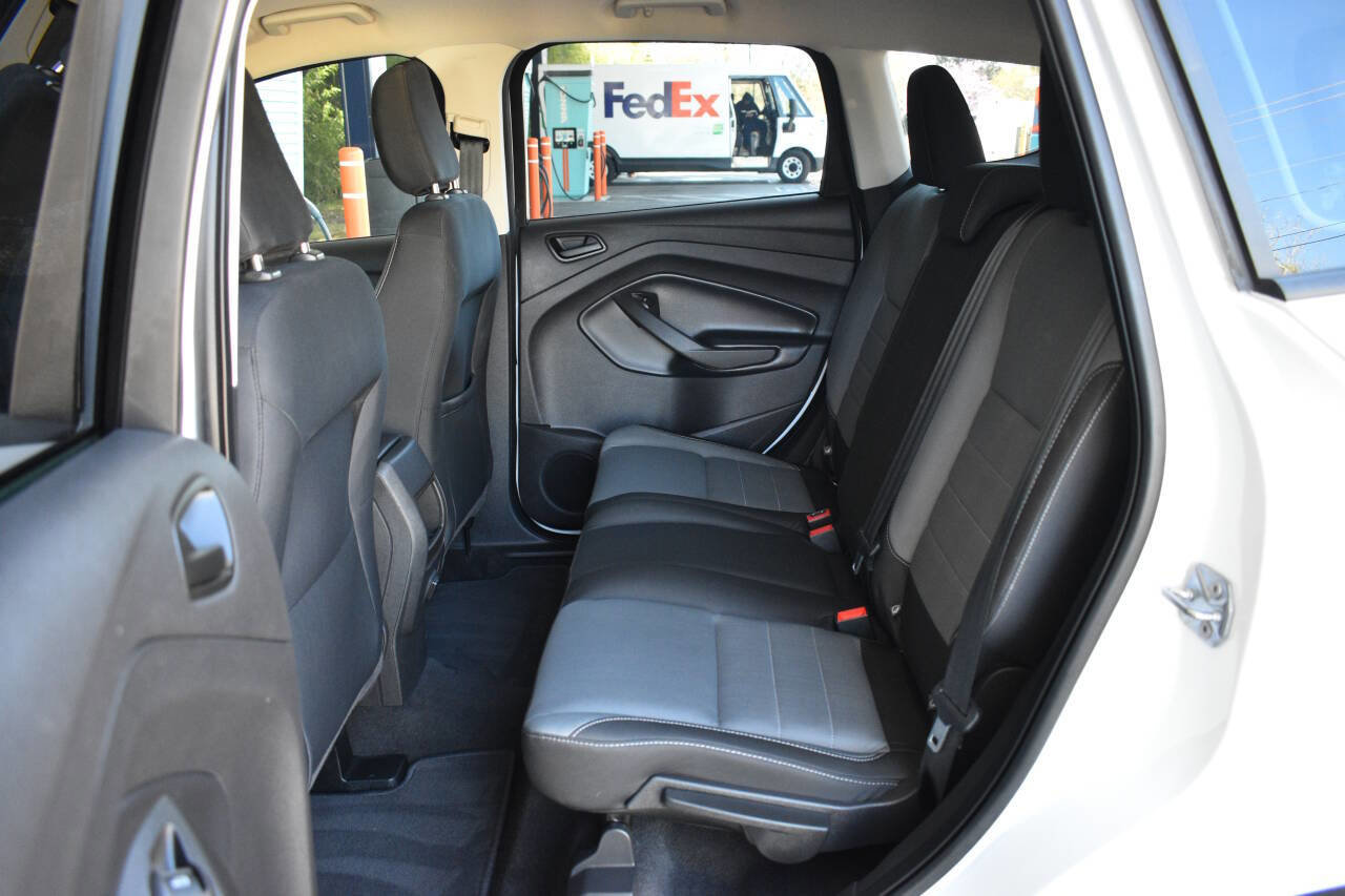 Used 2019 Ford Escape S image 9
