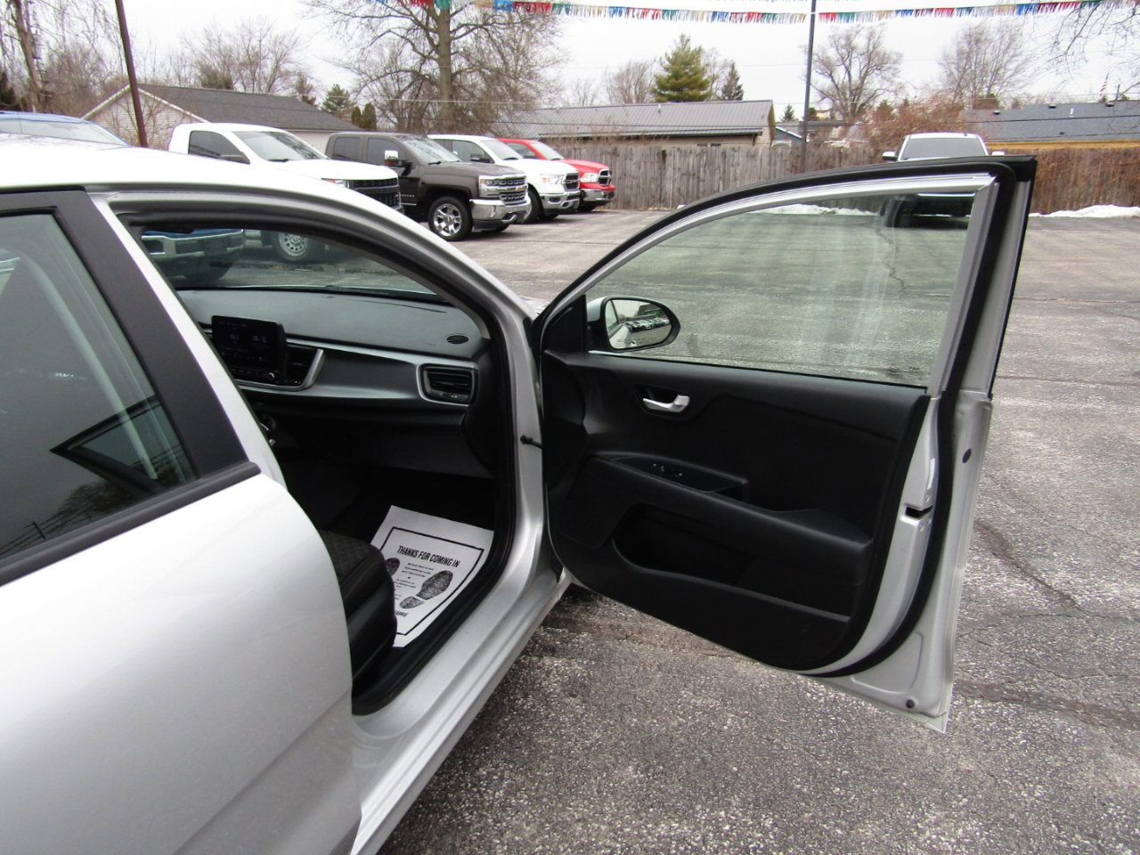 Used 2022 Kia Rio S image 25