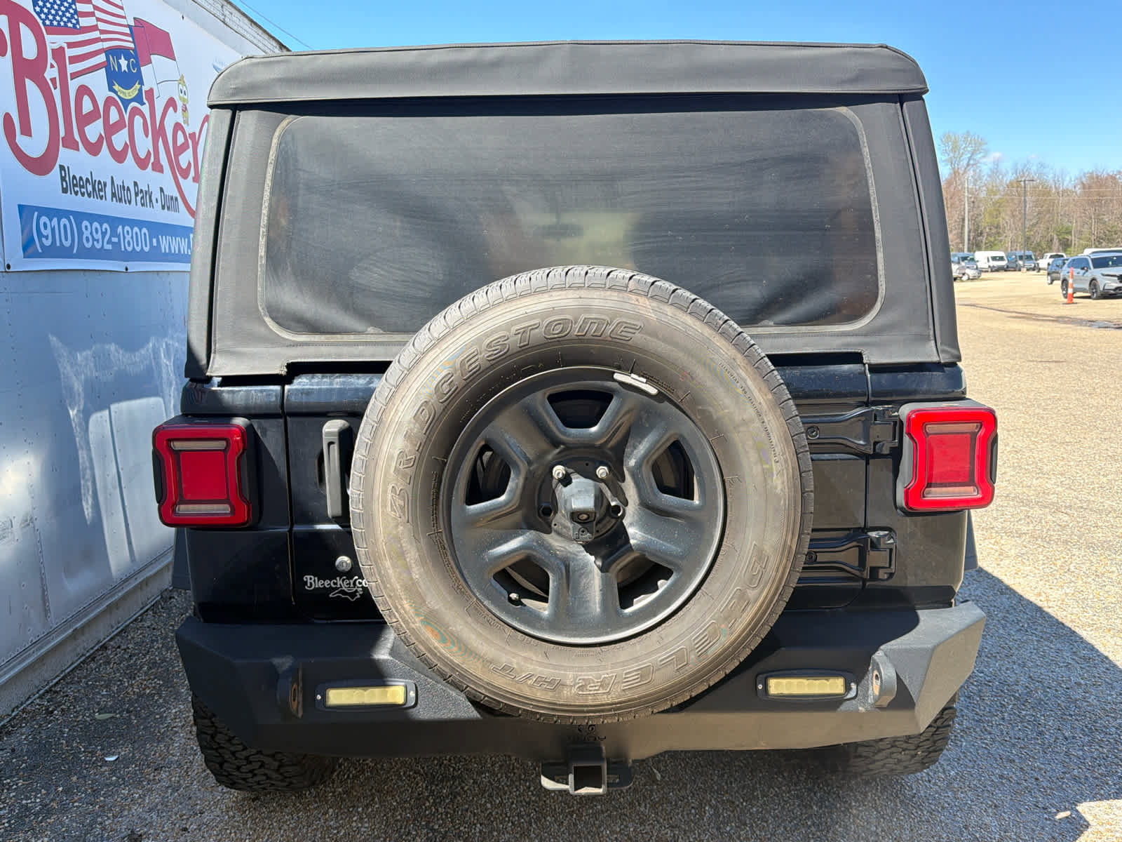 Used 2018 Jeep Wrangler Unlimited Sport image 4