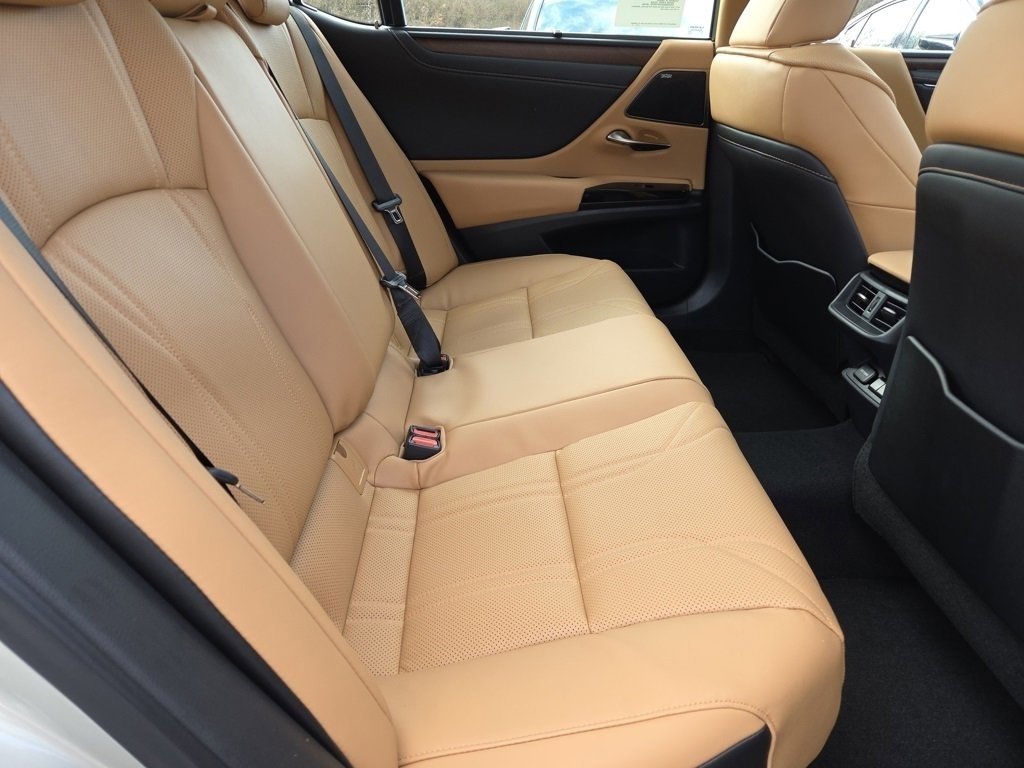 New 2025 Lexus ES 350 Ultra Luxury image 5