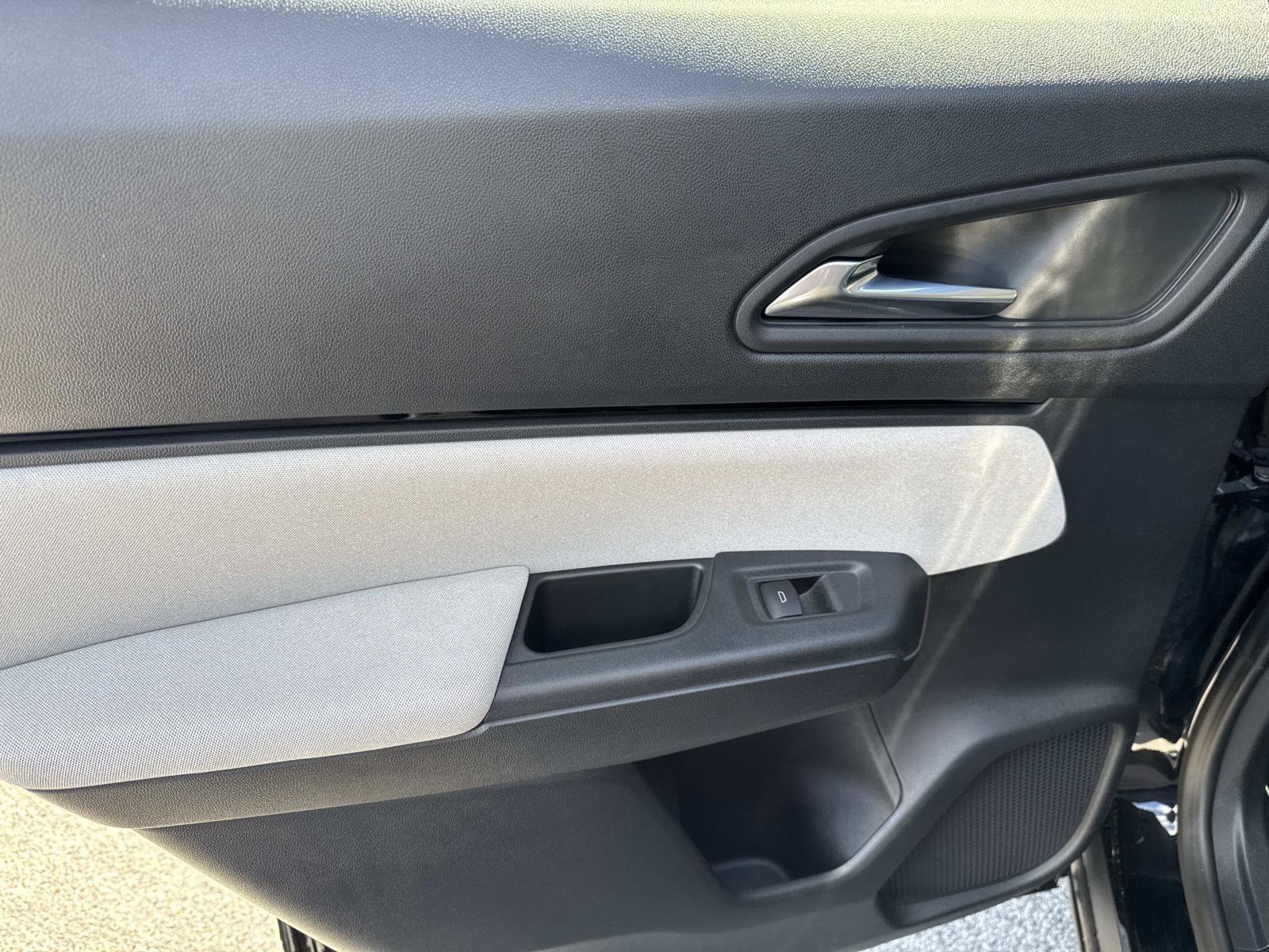 Used 2025 Honda Prologue EX image 12