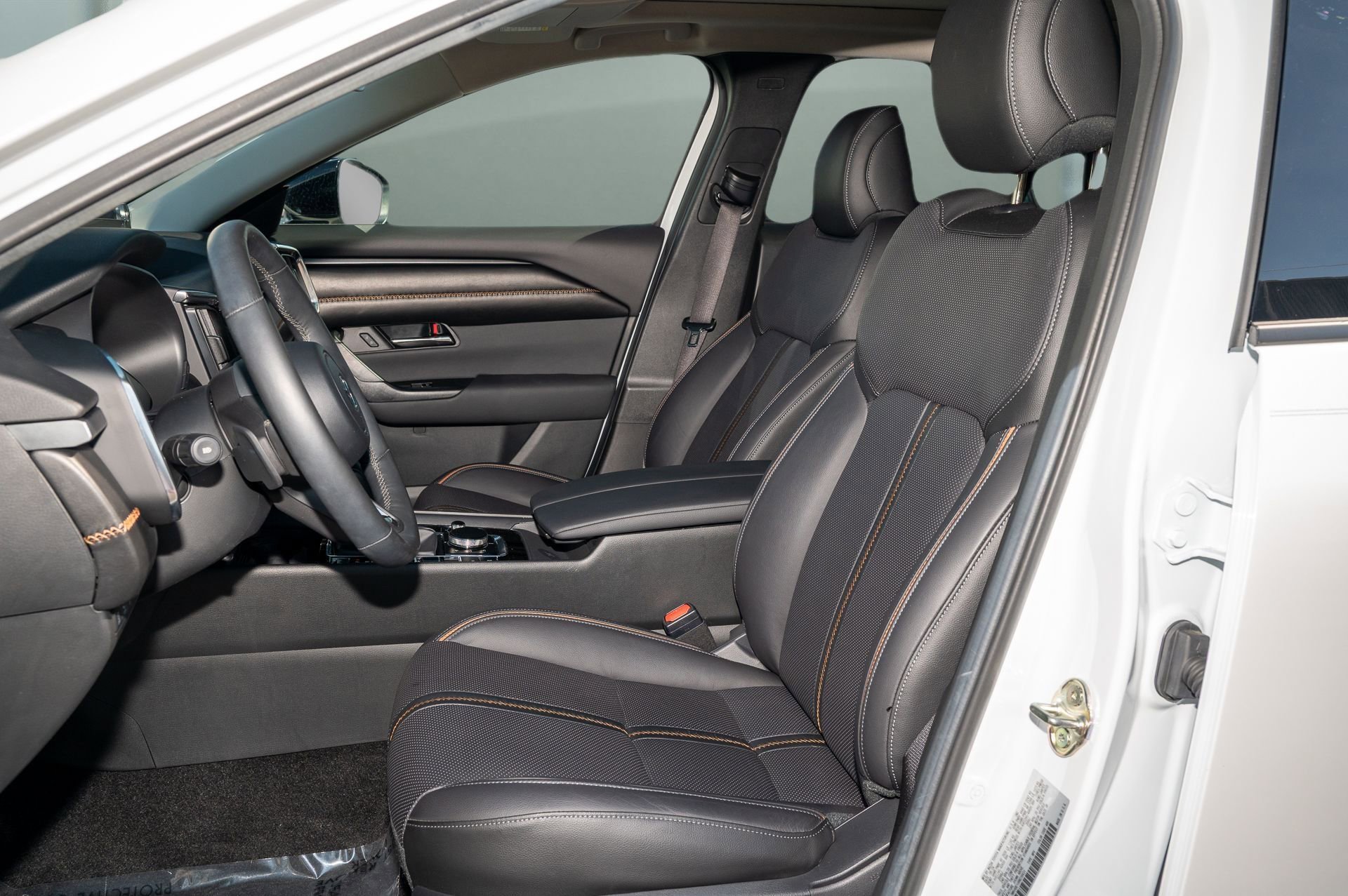 Used 2024 MAZDA CX-50 2.5 Turbo w/ Premium Plus Pkg image 6