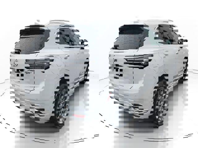 Used 2022 Buick Envision Avenir w/ Technology Package II image 3