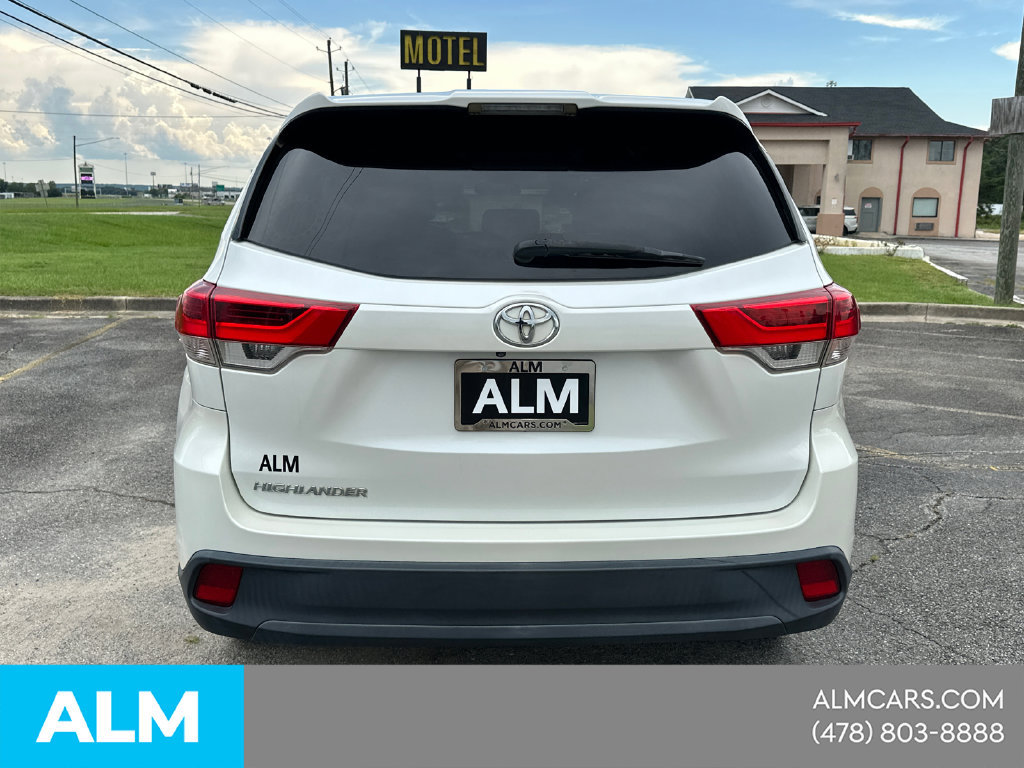 Used 2018 Toyota Highlander LE FWD image 7