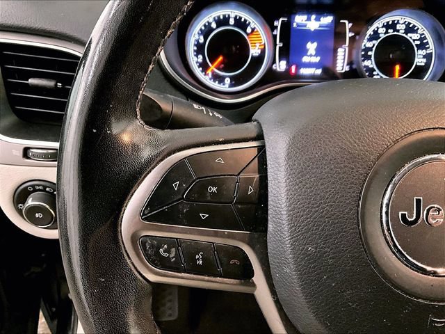 Used 2021 Jeep Cherokee Latitude Plus AWD/4WD image 18