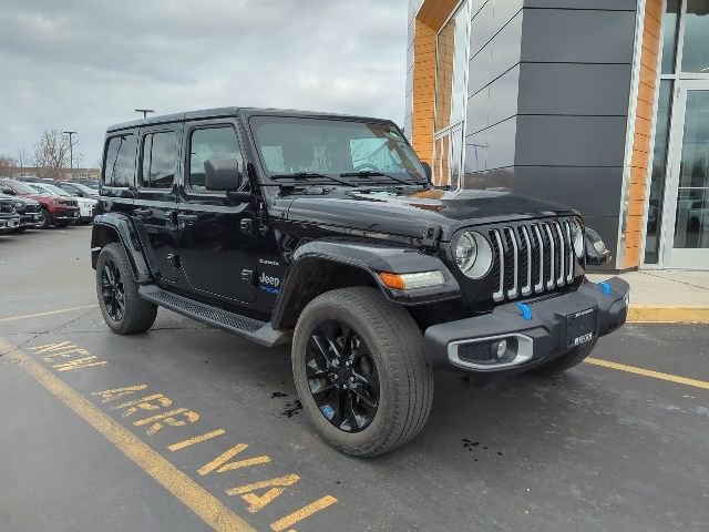Used 2022 Jeep Wrangler Unlimited Sahara w/ Cold Weather Group image 2