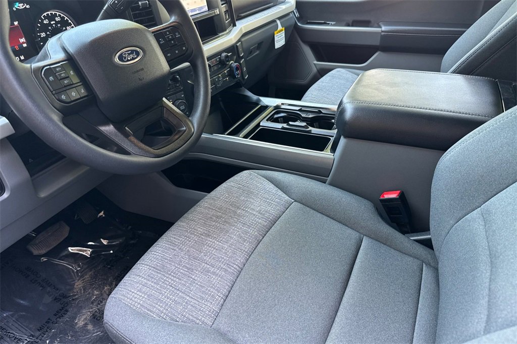 New 2025 Ford F250 XLT w/ FX4 Off-Road Package image 7