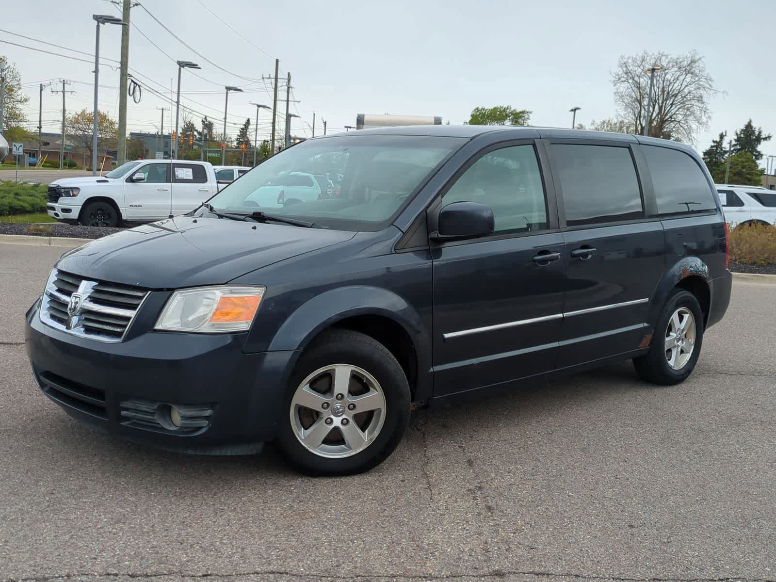 Used 2008 Dodge Grand Caravan SXT FWD image 1