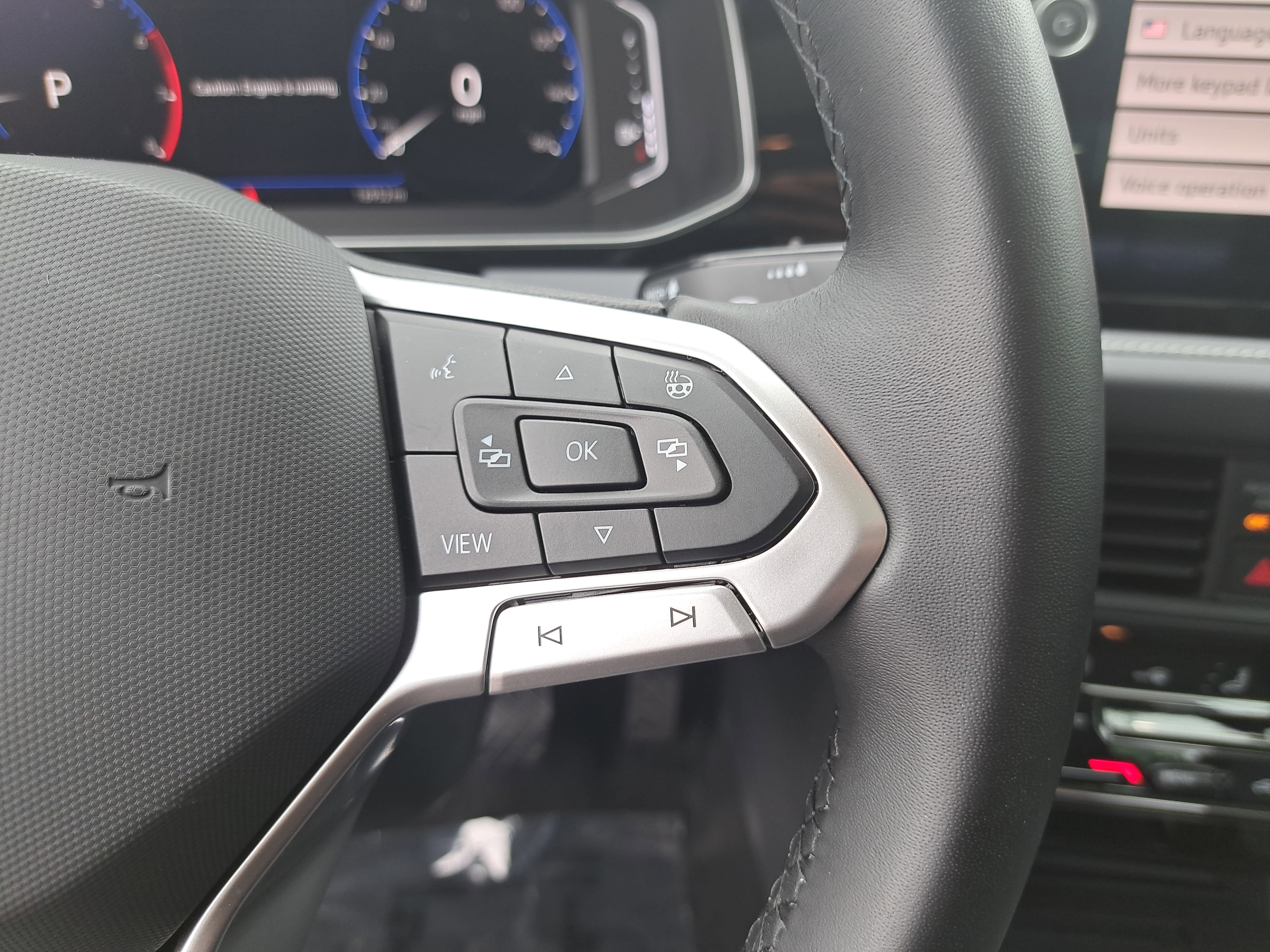 Used 2025 Volkswagen Jetta SEL FWD image 17