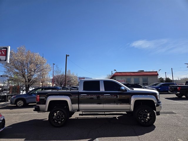 Used 2017 GMC Sierra 1500 SLT w/ Enhanced Driver Alert Package image 3