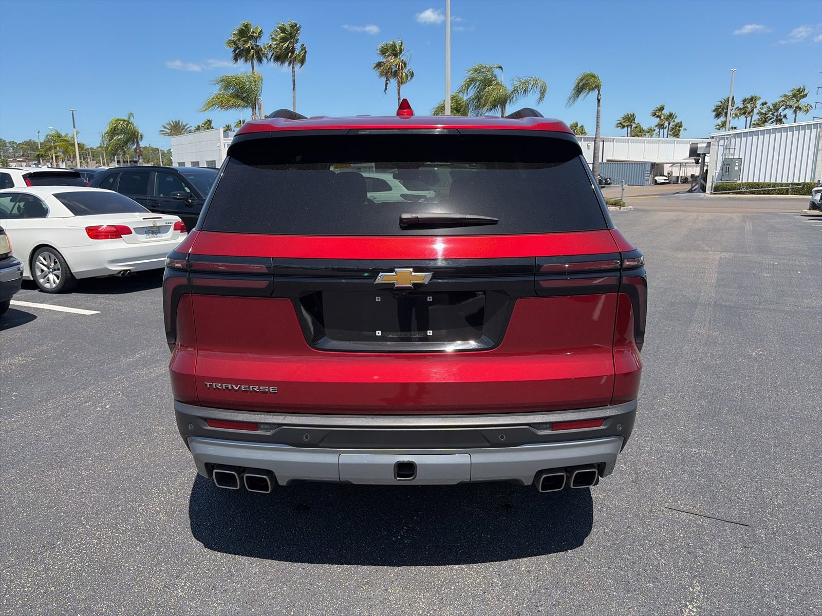 Used 2025 Chevrolet Traverse LT FWD image 6