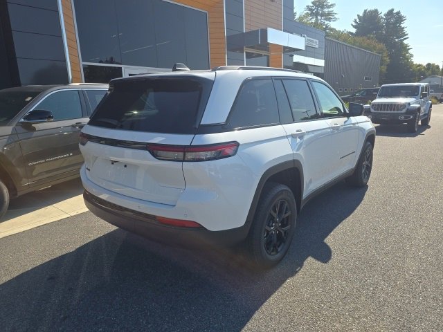 New 2025 Jeep Grand Cherokee Altitude image 6