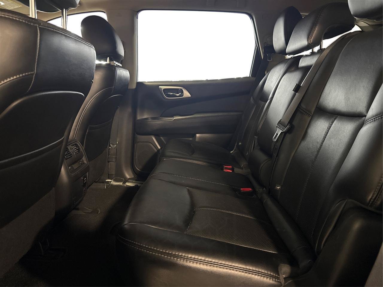 Used 2015 Nissan Pathfinder Platinum w/ Cargo Package FWD image 10