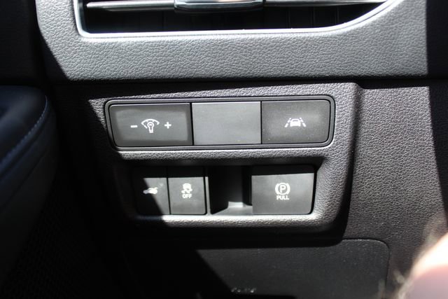 Used 2022 Hyundai Sonata Limited w/ Cargo Package FWD image 16