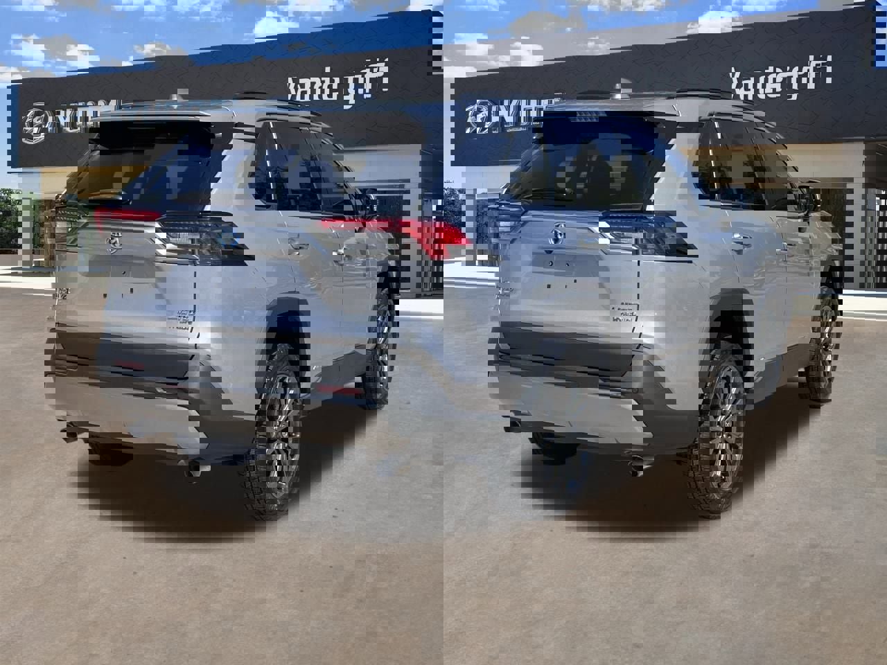 Used 2022 Toyota RAV4 Limited image 10