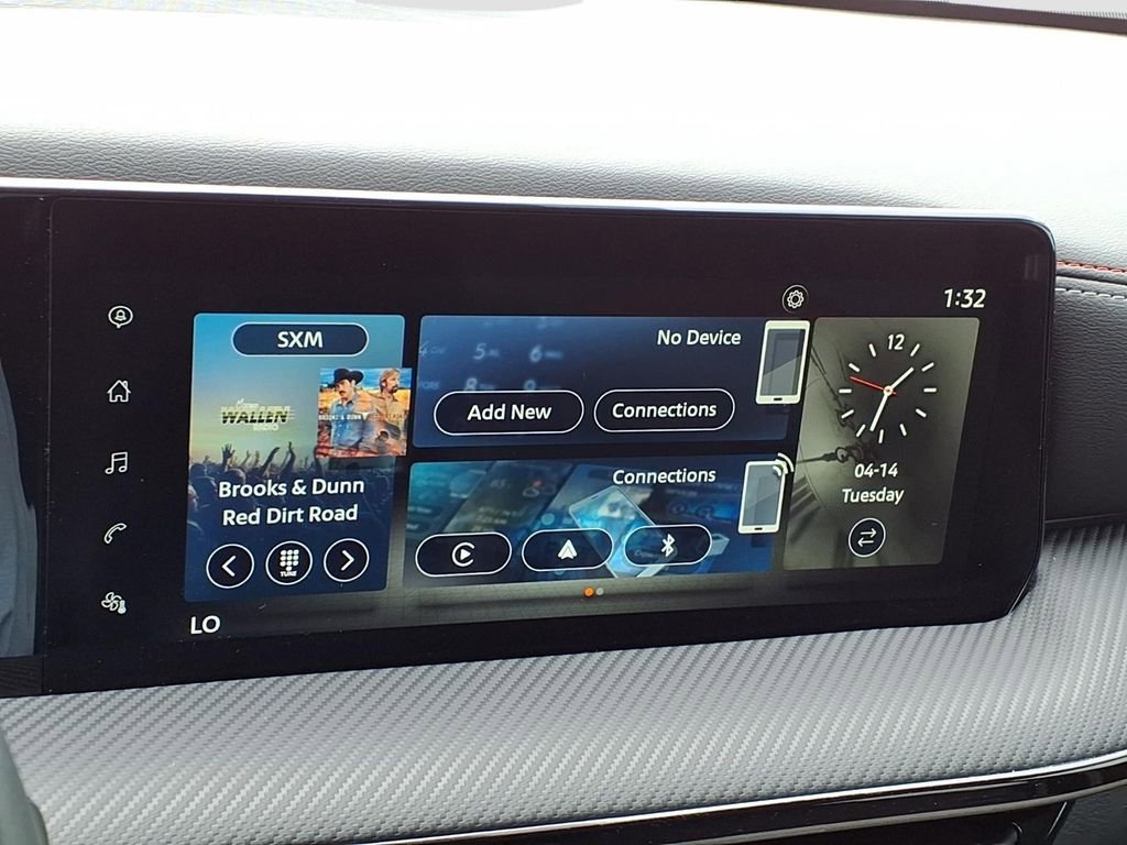 Used 2025 Nissan Kicks SR image 11