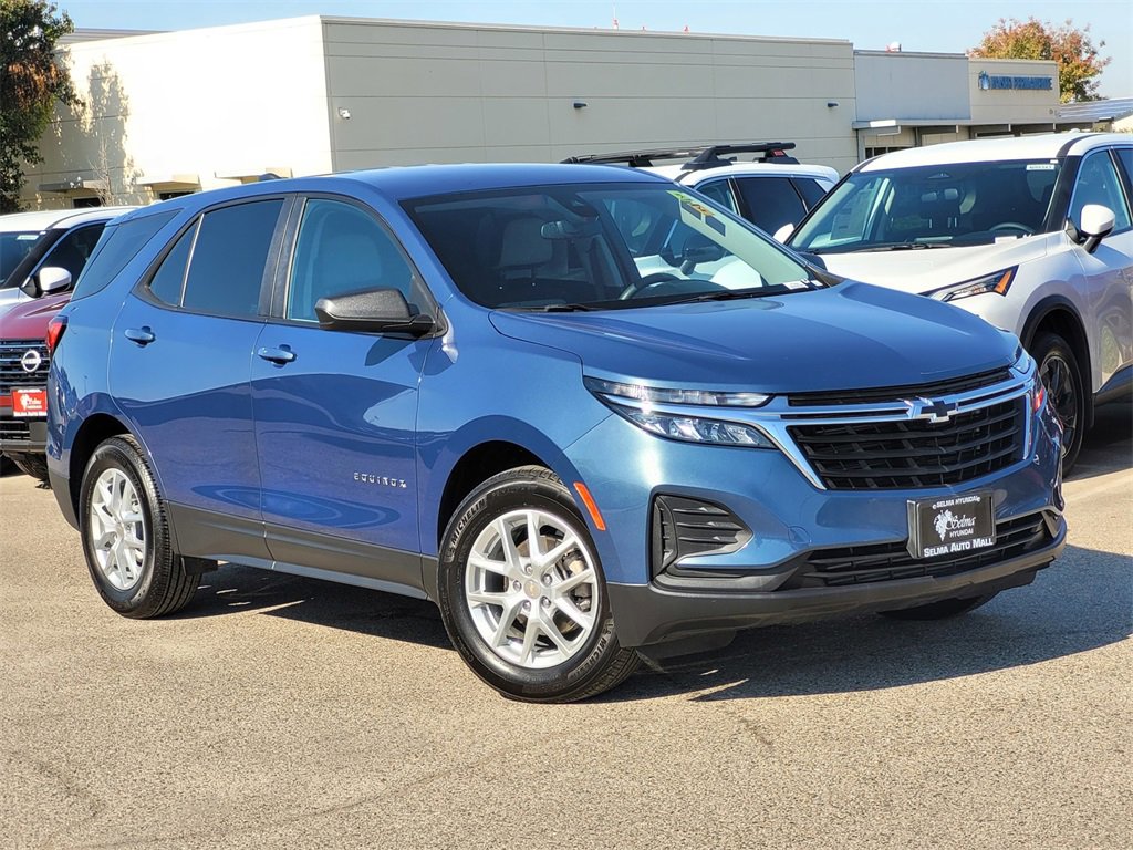 Used 2024 Chevrolet Equinox LS image 2