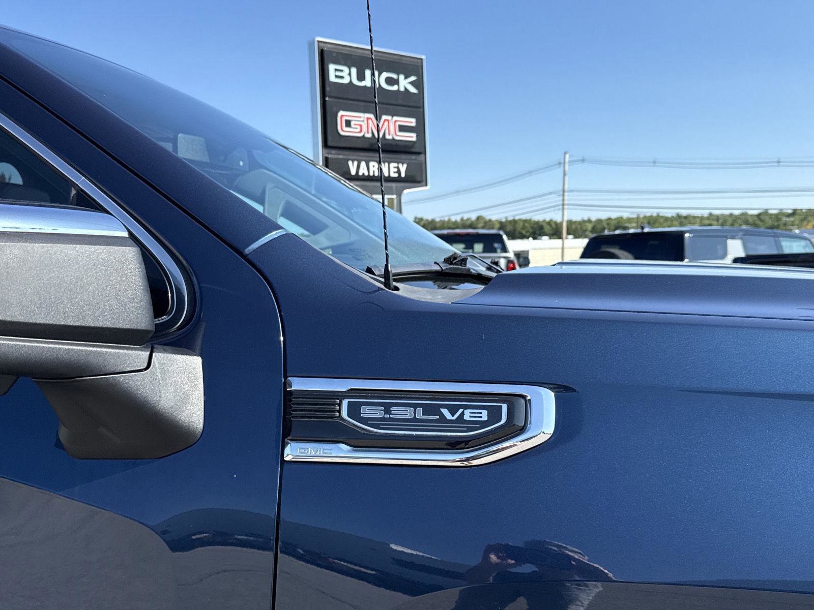 Used 2021 GMC Sierra 1500 SLT w/ SLT Premium Package image 4