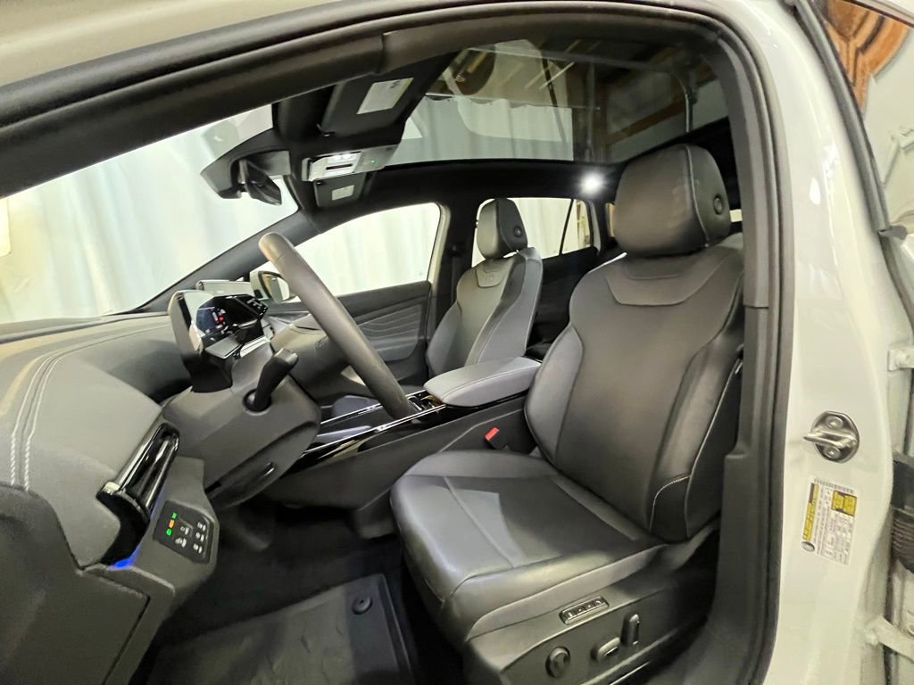 Used 2023 Volkswagen ID.4 Pro S image 10