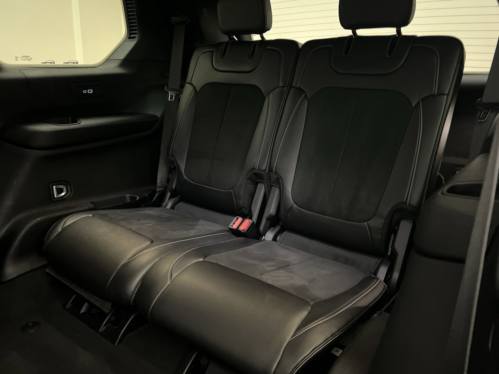 Used 2024 Jeep Grand Cherokee L Laredo image 24