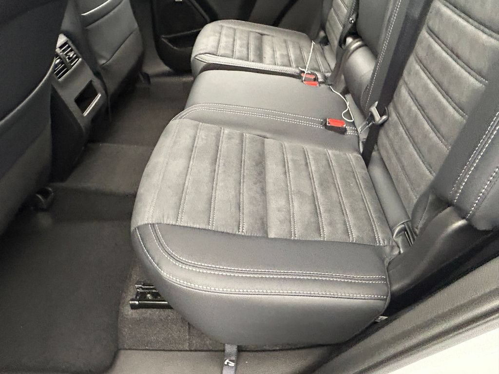 New 2026 Mitsubishi Outlander AWD image 30