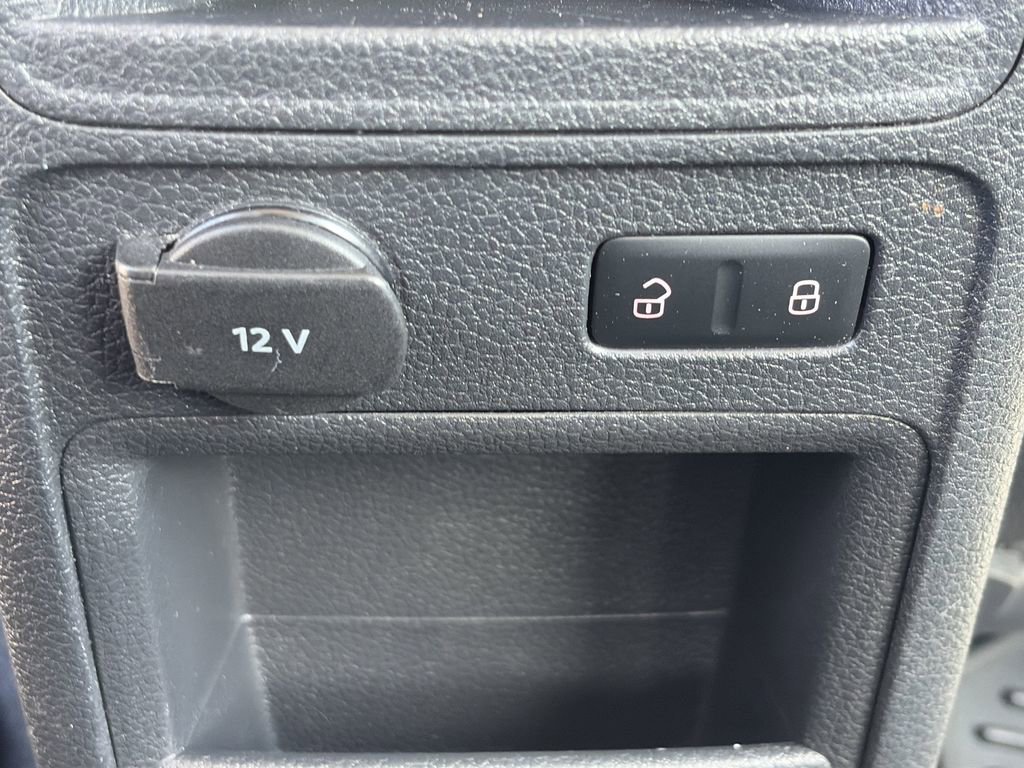 Used 2013 Volkswagen Jetta SE FWD image 19