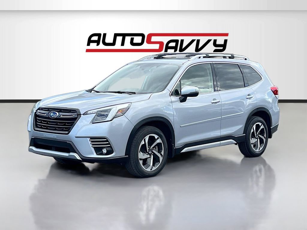 Used 2023 Subaru Forester Touring image 3
