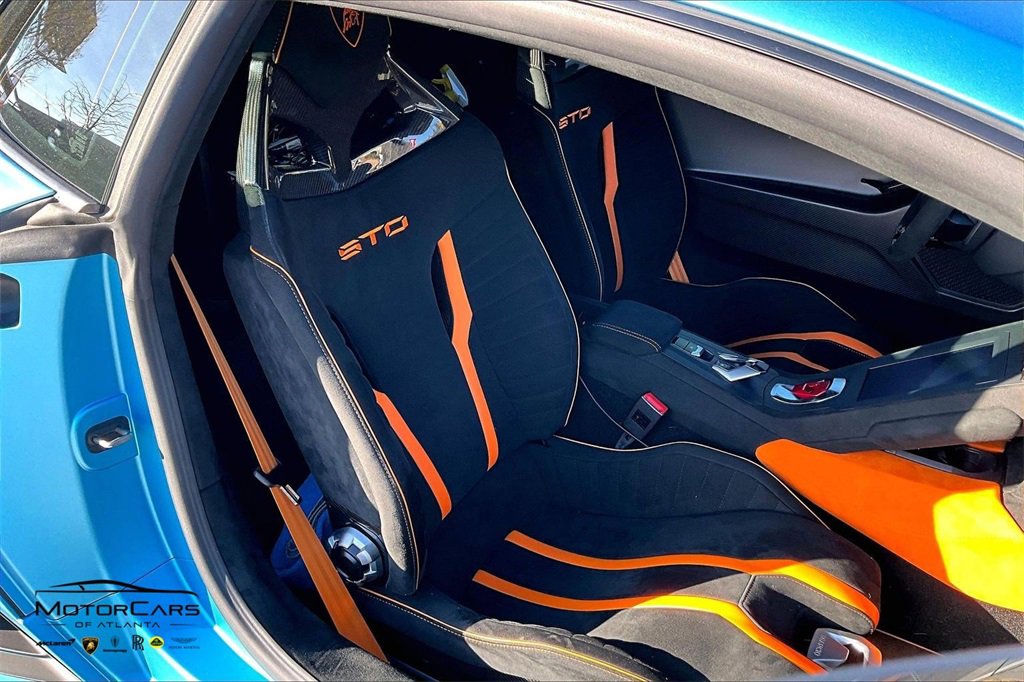 Used 2022 Lamborghini Huracan STO image 9