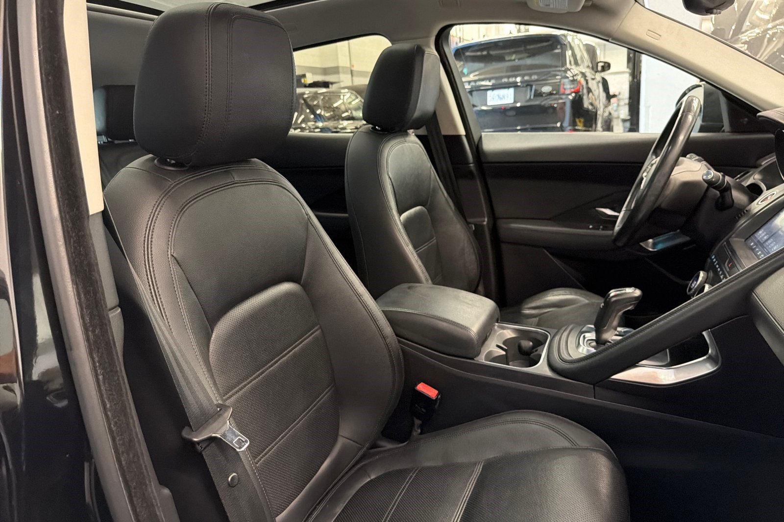 Used 2018 Jaguar E-PACE S AWD/4WD image 28
