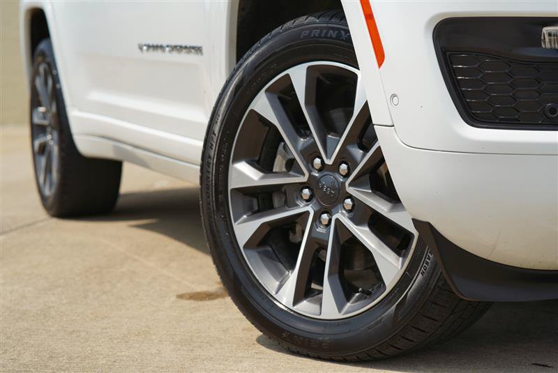 Used 2023 Jeep Grand Cherokee Overland AWD/4WD image 20