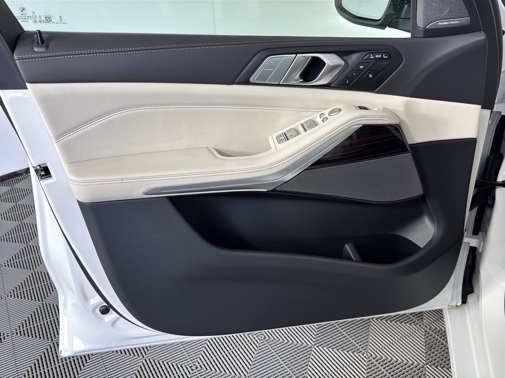 New 2027 BMW X7 xDrive40i AWD/4WD image 14
