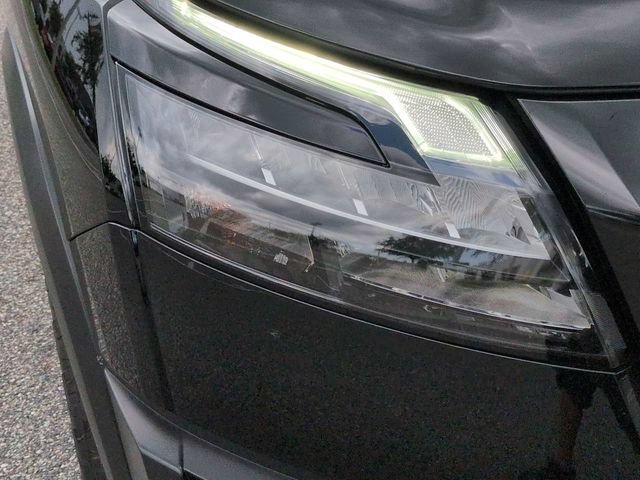 Used 2023 Nissan Pathfinder Rock Creek AWD/4WD image 10