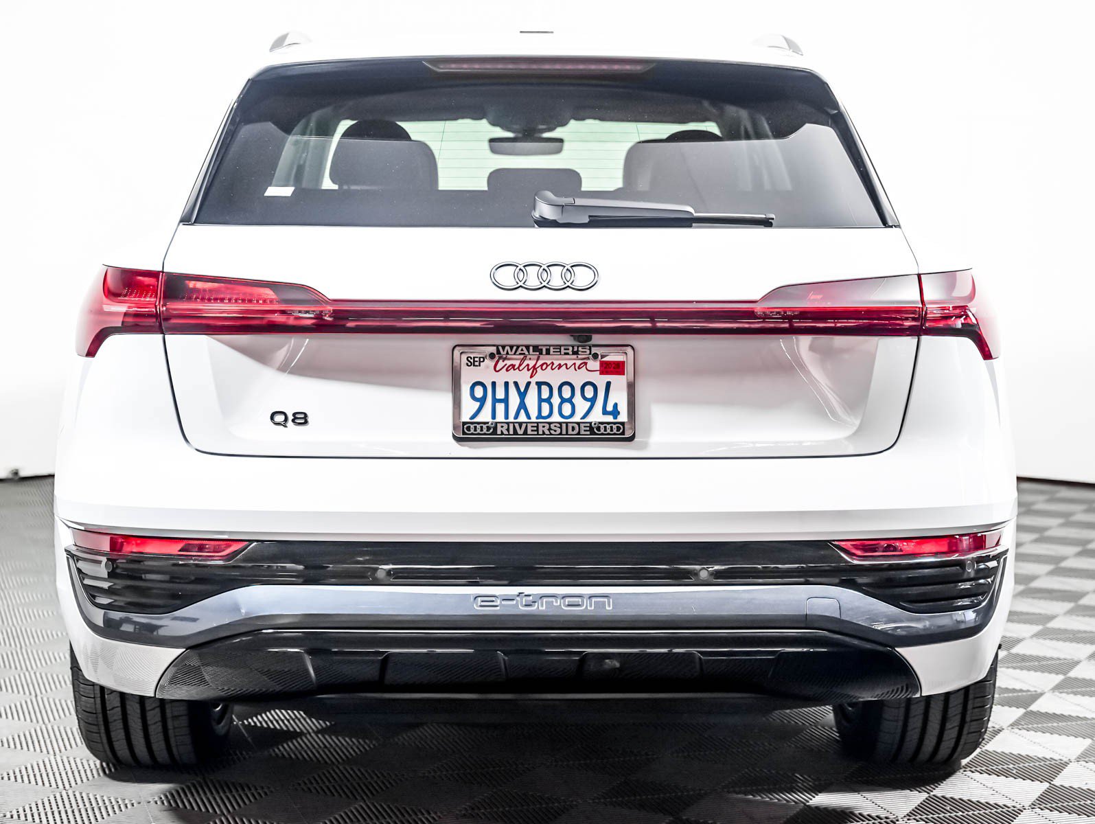 Used 2024 Audi Q8 e-tron Premium Plus w/ Premium Plus Package AWD/4WD image 10
