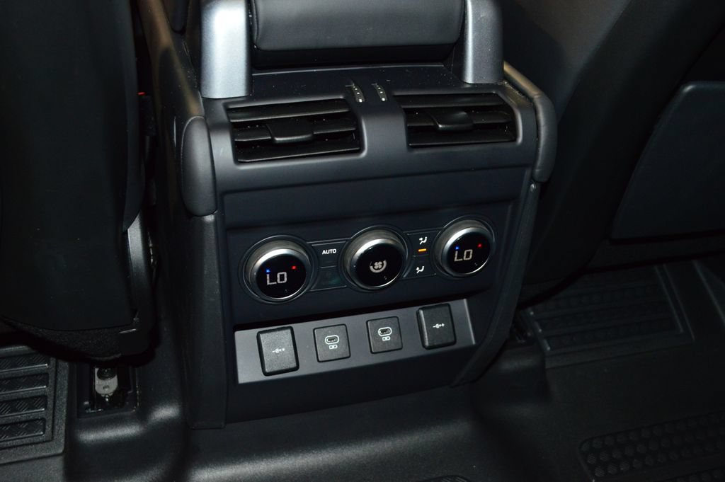 Used 2022 Land Rover Defender 110 XS Edition AWD/4WD image 32