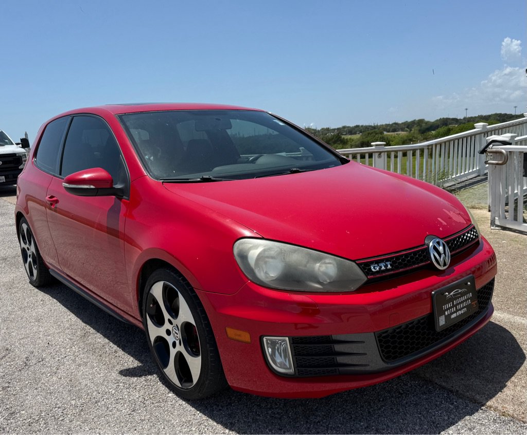 Used 2011 Volkswagen Golf 2-Door FWD image 3