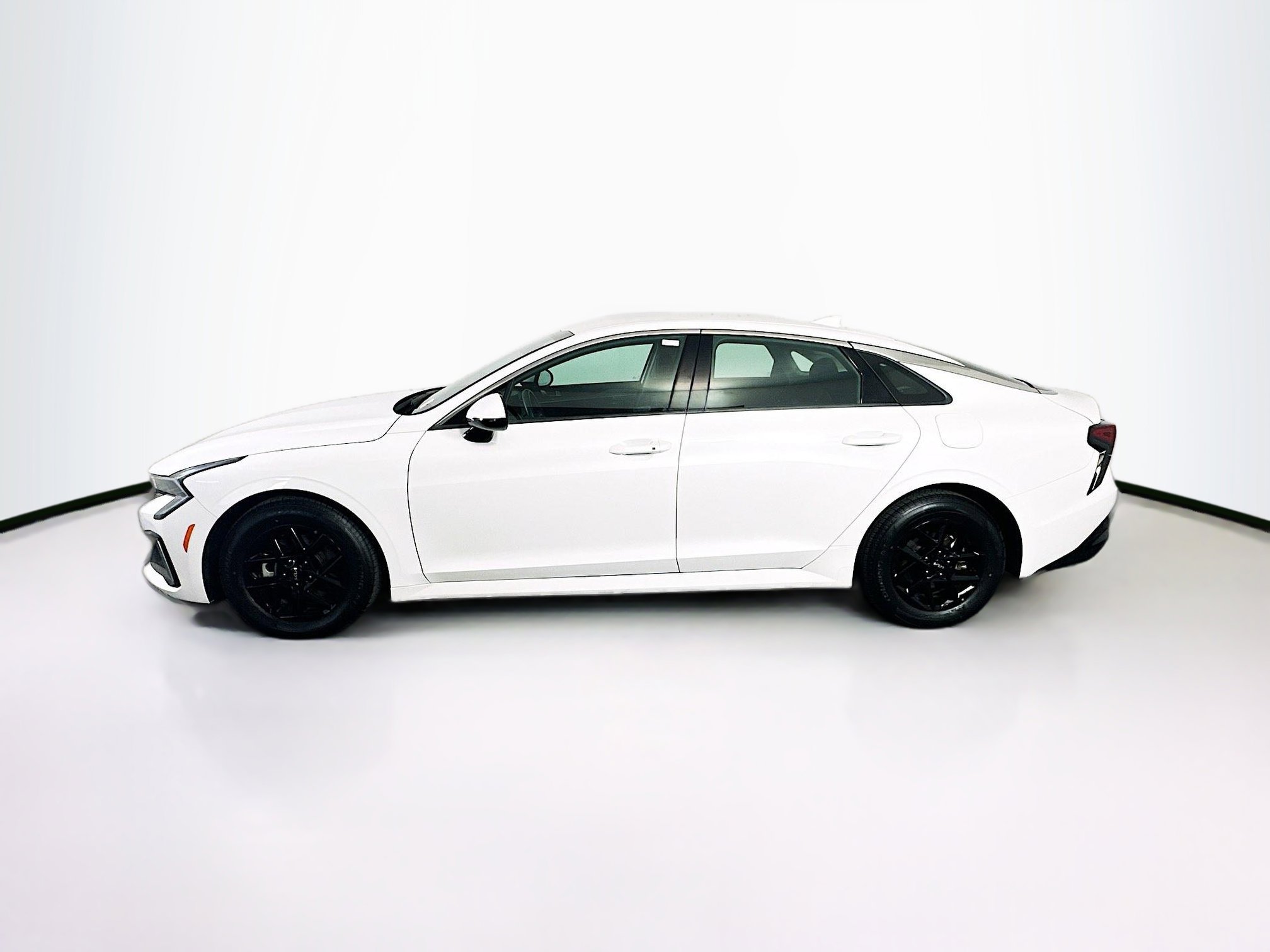 Used 2025 Kia K5 LXS image 4