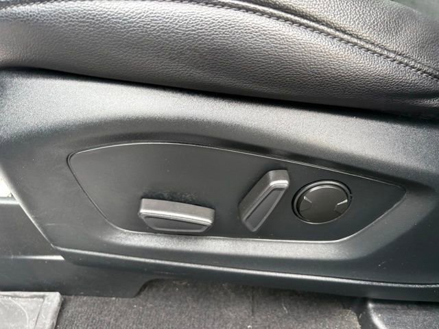 Used 2023 Ford Explorer ST-Line w/ Class IV Trailer Tow Package image 17