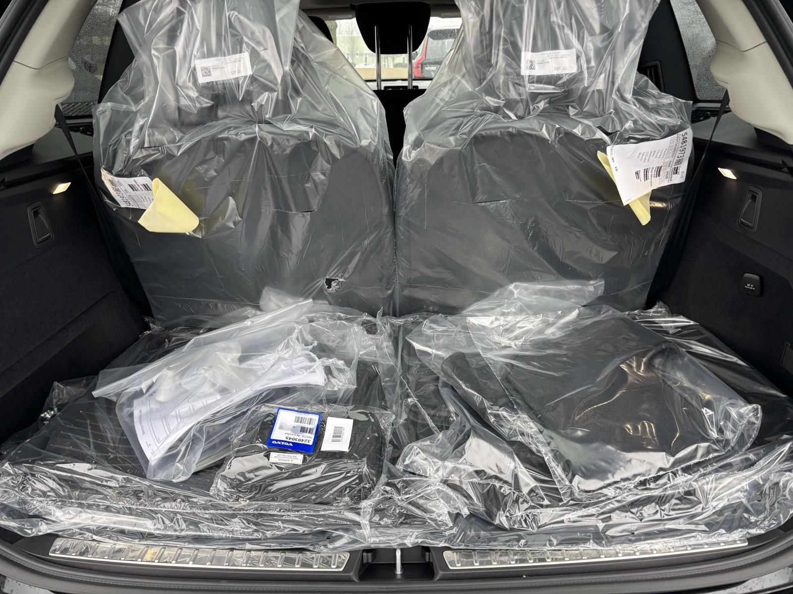 New 2026 Volvo XC90 B6 Plus w/ Protection Package Premier AWD/4WD image 9