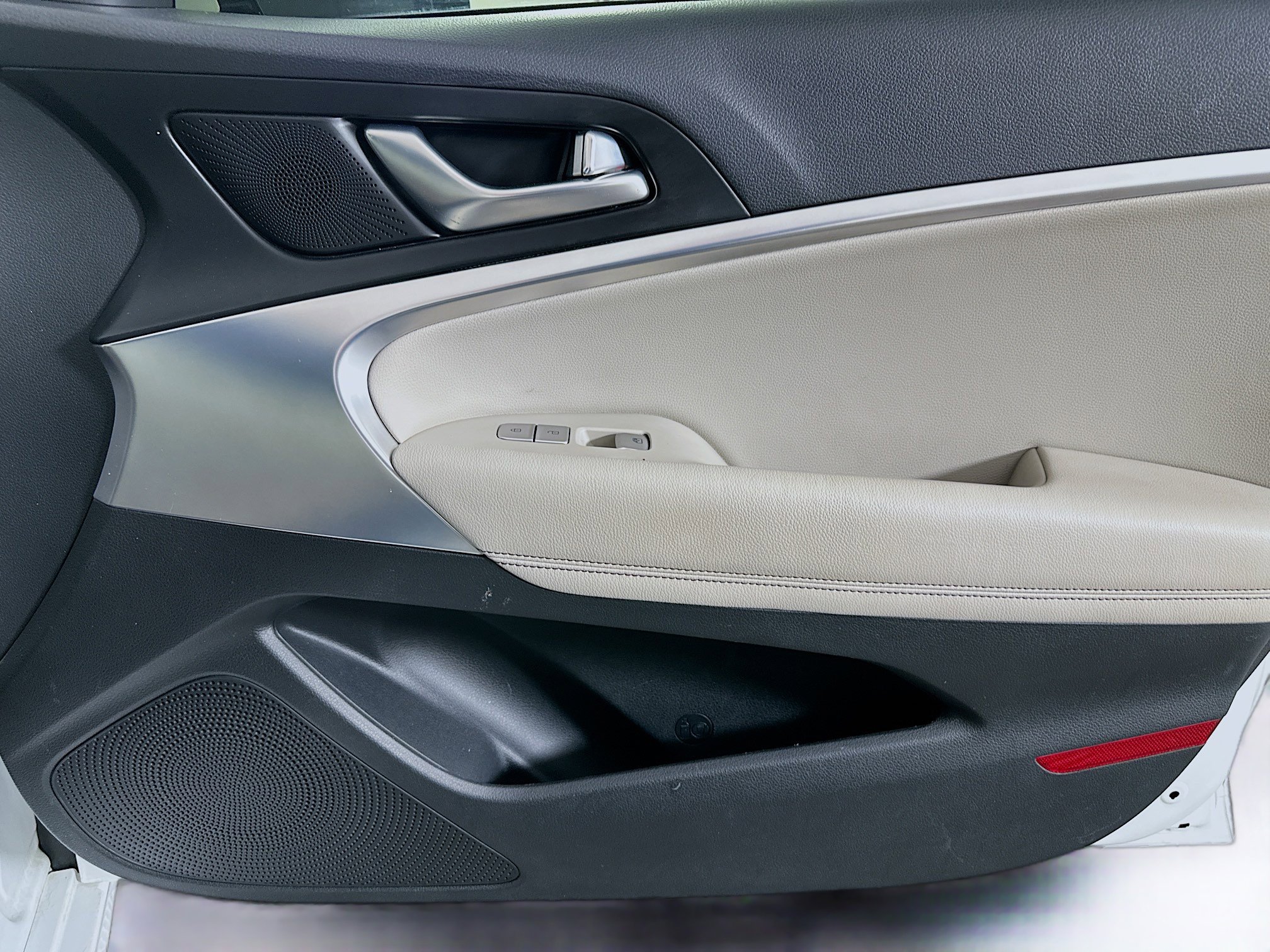 Used 2022 Genesis G70 2.0T image 31